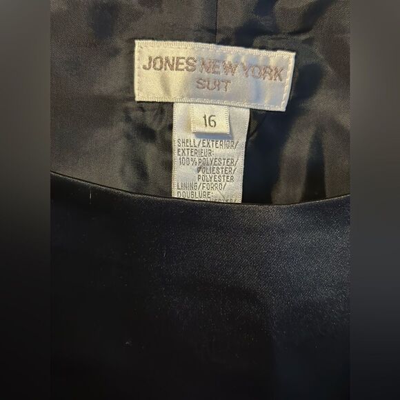 Jones New York suit set - Picture 2 of 11
